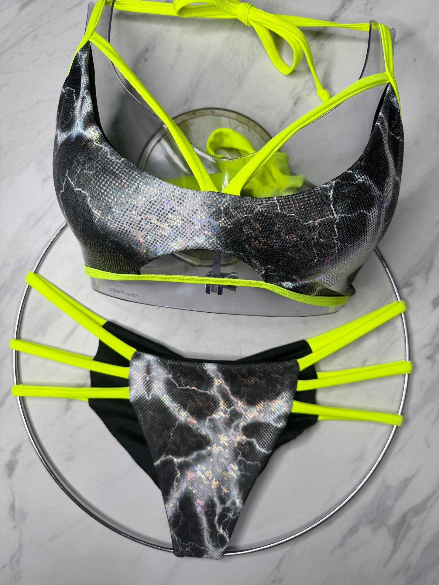 Lightning Newport Top